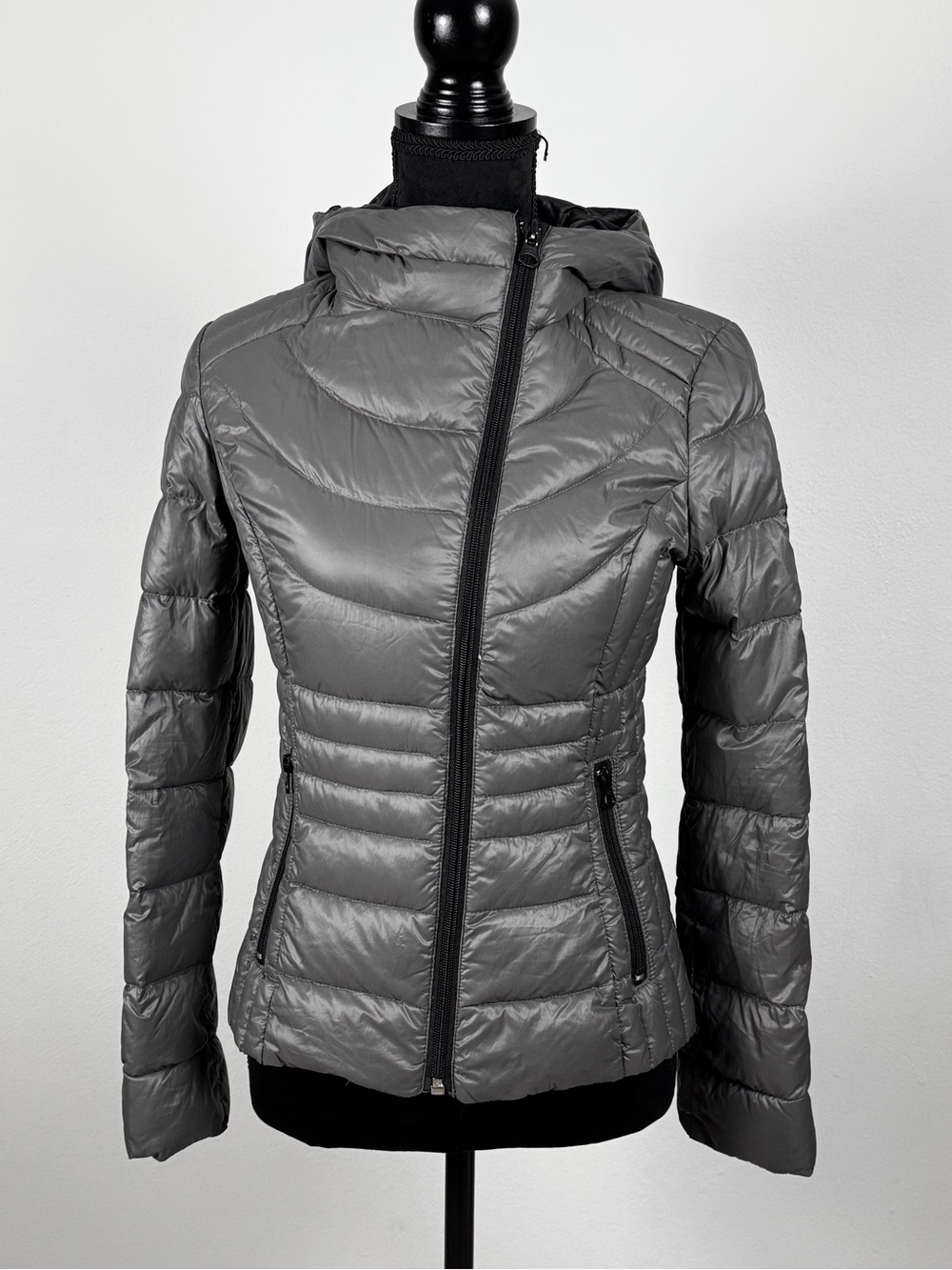 Bernardo Women’s Cool Gray Down Puffer Jacket Hooded Size XS
